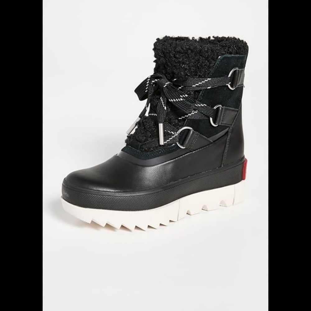 SOREL Joan of Arctic Next Boot in black size 5